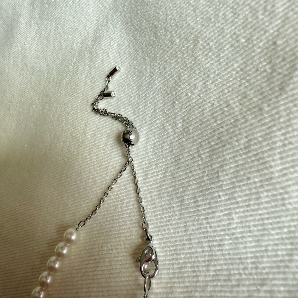 Swarovski Crystal Pearl Heart Choker by Ariana Grande - Picture 3 of 8